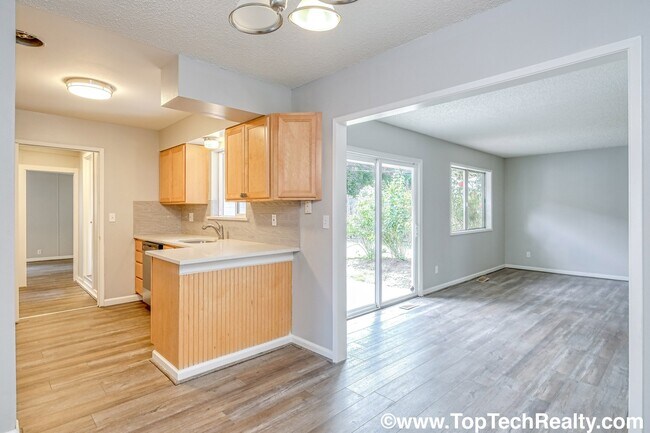 Building Photo - 14390 SW Furlong Way