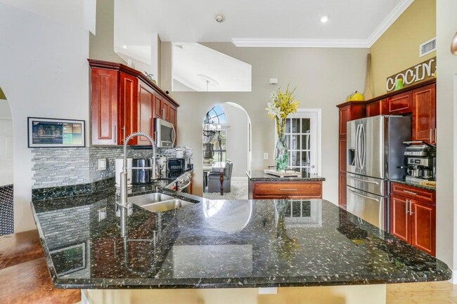 Building Photo - 2962 SW Coastal Terrace