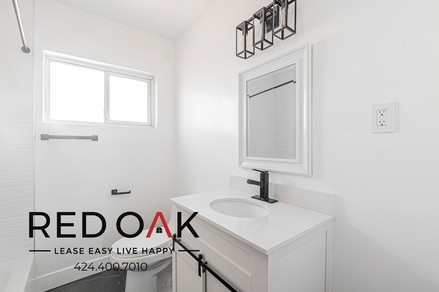 Building Photo - 8514 Sherwood Dr