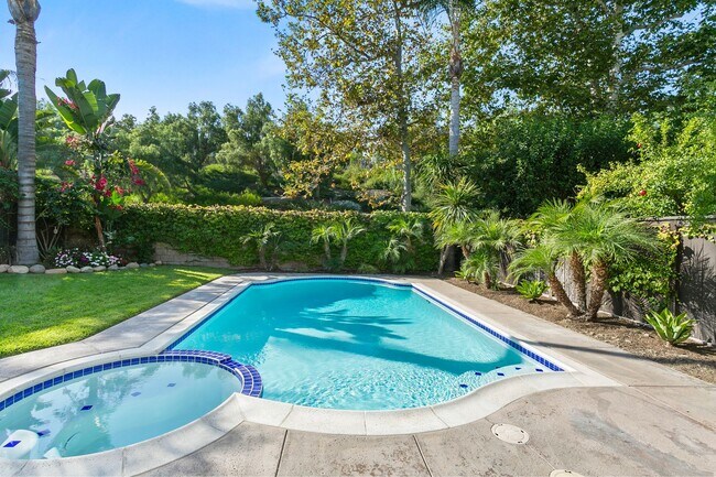 Building Photo - Stunning Aliso Viejo Pool Home 4 Bedroom