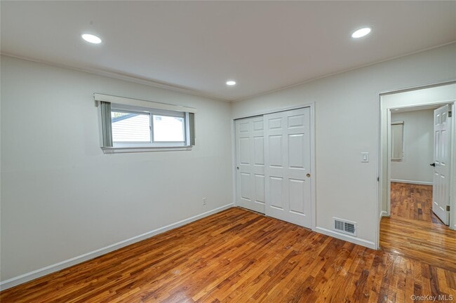 Building Photo - 10 Gerhard Rd