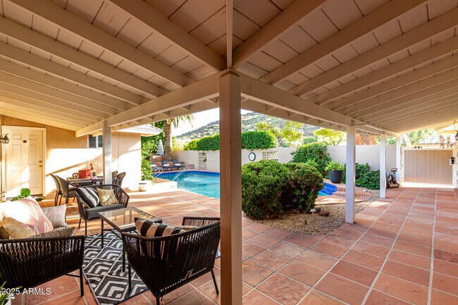 Building Photo - 14425 N Coral Gables Dr
