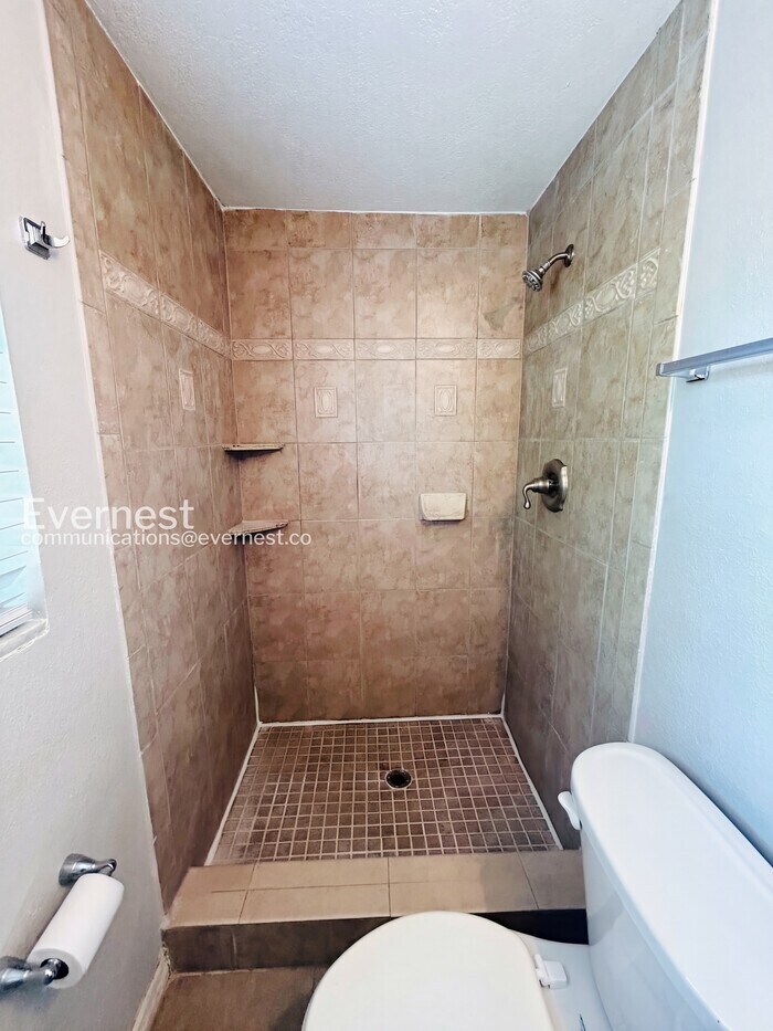 Building Photo - 8519 Sunbeam Ln