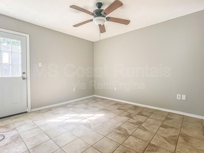 Building Photo - 10545 Bay Tree Dr