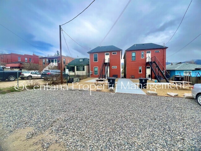 Building Photo - 659 S Main St