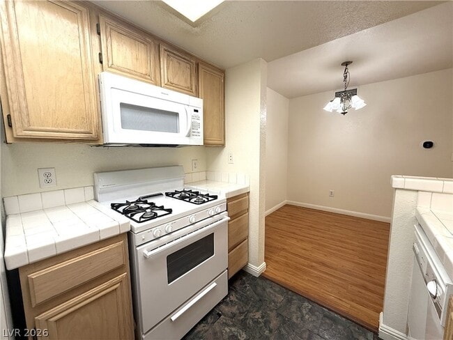Building Photo - 1900 Rio Canyon Ct