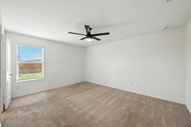 Building Photo - 2733 Slatewood Dr