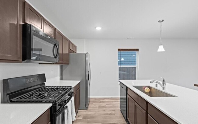 Building Photo - Like-New Amazing 4 bedroom property in Sultan, WA
