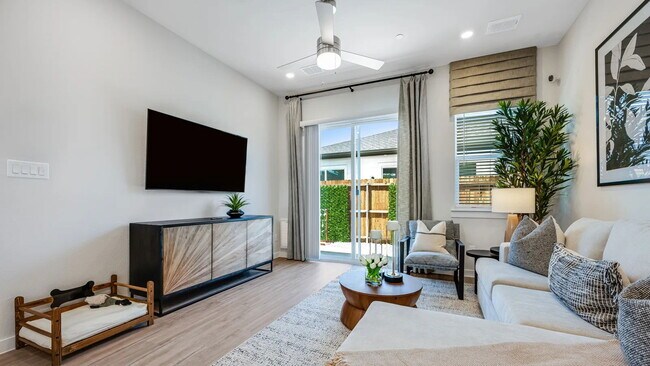 Building Photo - 220 W Melissa Rd