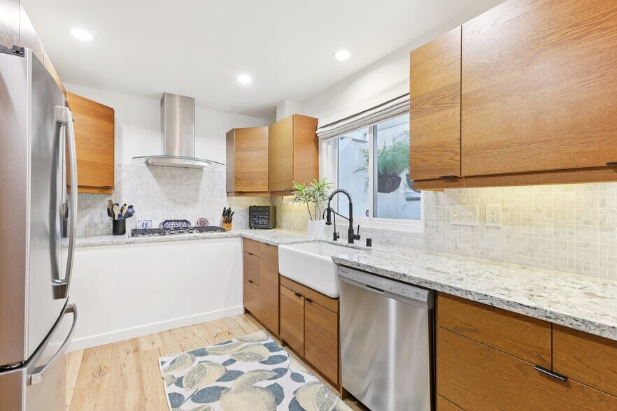 Building Photo - 665 Washington Blvd