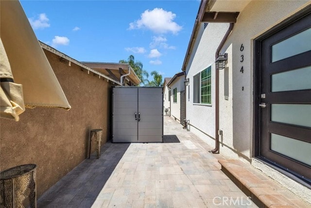 Building Photo - 634 E Valencia Ave