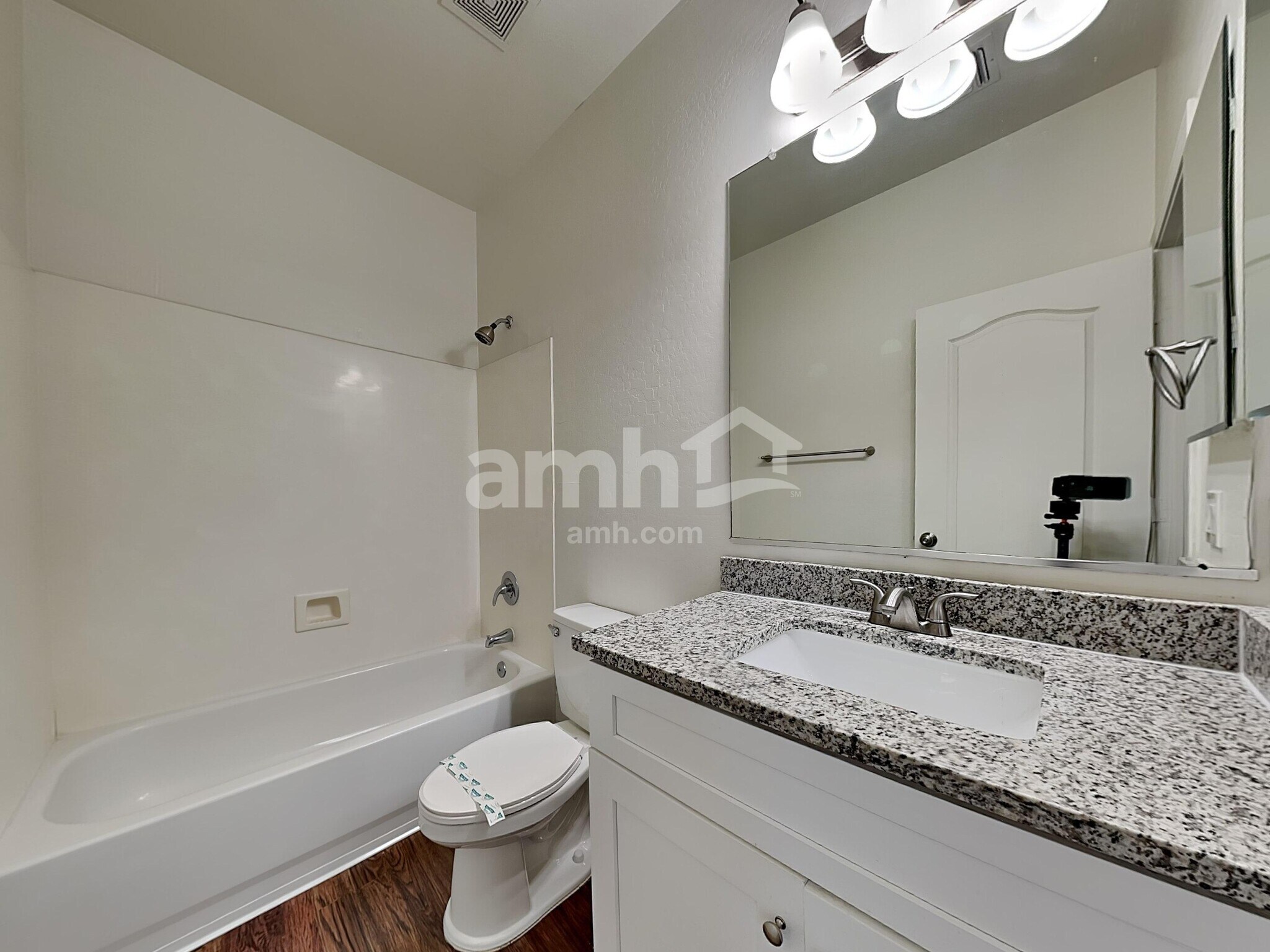 Building Photo - 12751 W Glenrosa Dr