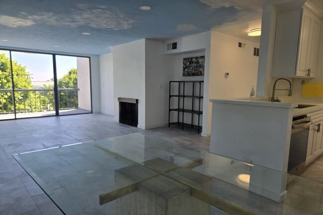 Building Photo - 8535 W Knl Dr