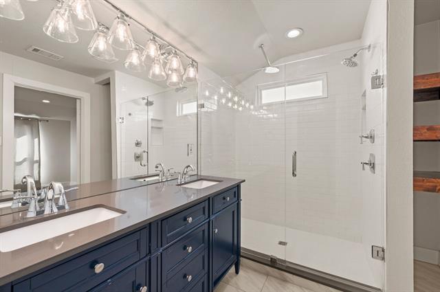 Building Photo - 3809 Carolyn Rd