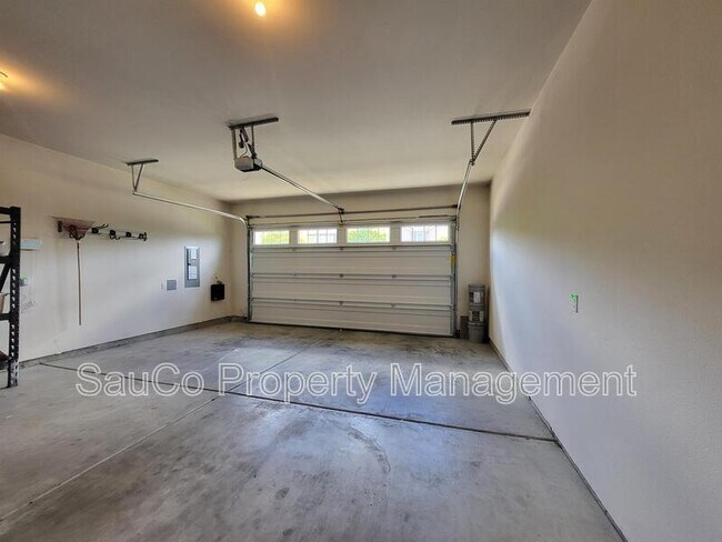 Building Photo - 5301 SE Thornapple St