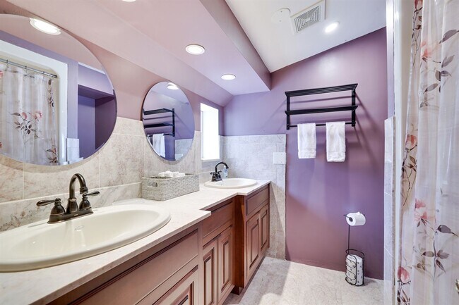 Building Photo - One of a kind Castle on the Hill for Rent! Minimum 1 month lease