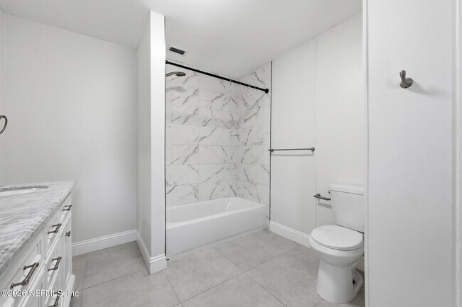 Building Photo - 9565 Carbondale Dr W