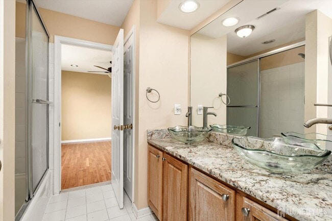 Building Photo - 15 Meadowlark Dr