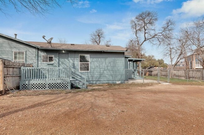 Building Photo - 8503 Rosemary Ln