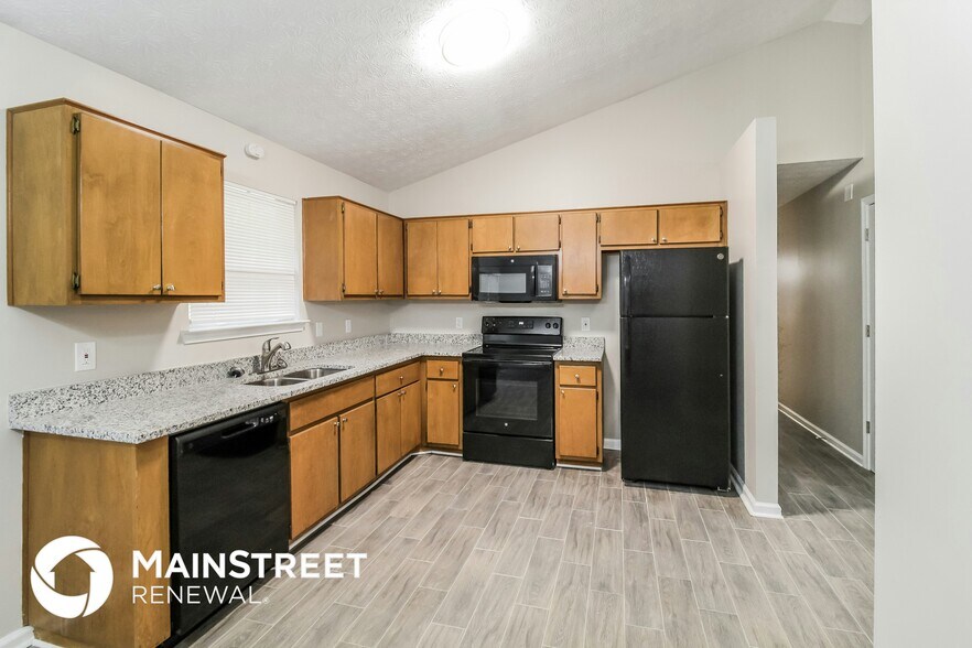 Building Photo - 6820 Summit View Dr