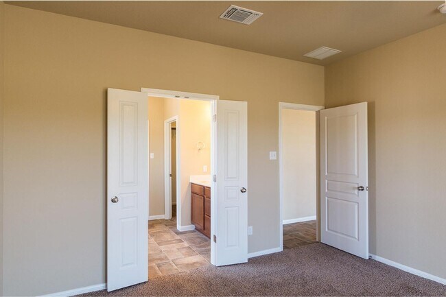 Building Photo - 1011 Rhodactis Dr