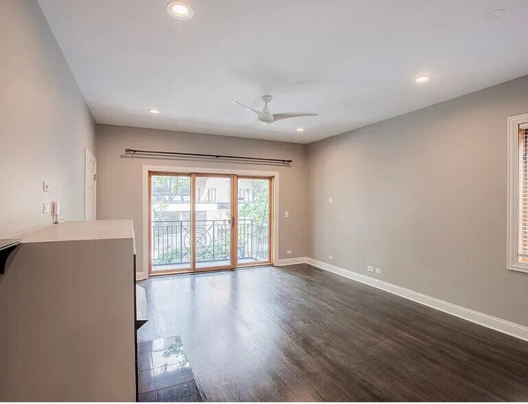 Building Photo - 524 N Hermitage Ave