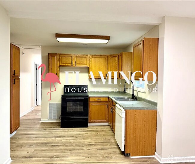 Building Photo - 607 Kirkwood Dr