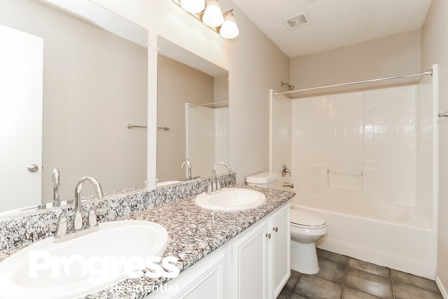 Building Photo - 6151 De Lollis Dr