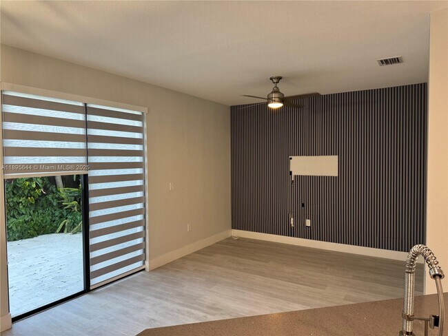 Building Photo - 4259 SW 164th Ct