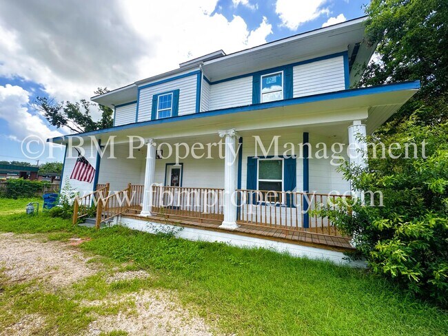 Building Photo - 518 N 26th St