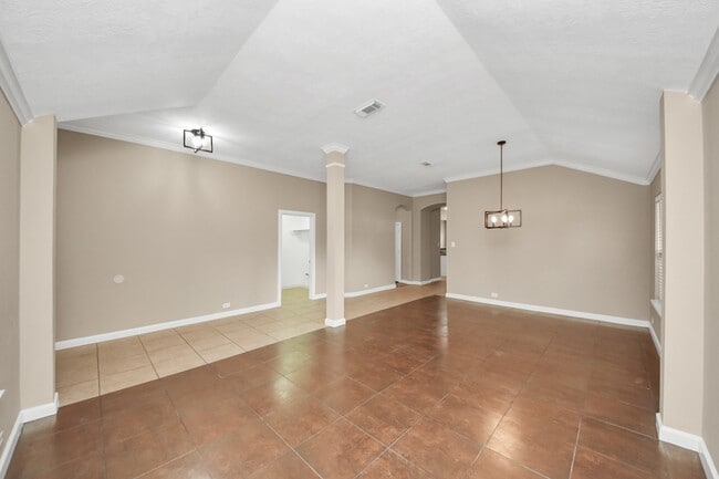 Building Photo - 8226 Stratford Canyon Dr