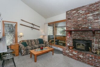 Building Photo - 800 Columbine Rd