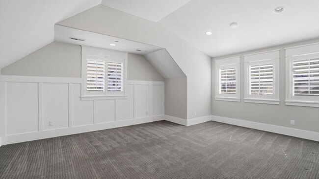 Building Photo - Luxurious Herriman 6 Bed with Indoor Court, Theater & Stunning Views!!!