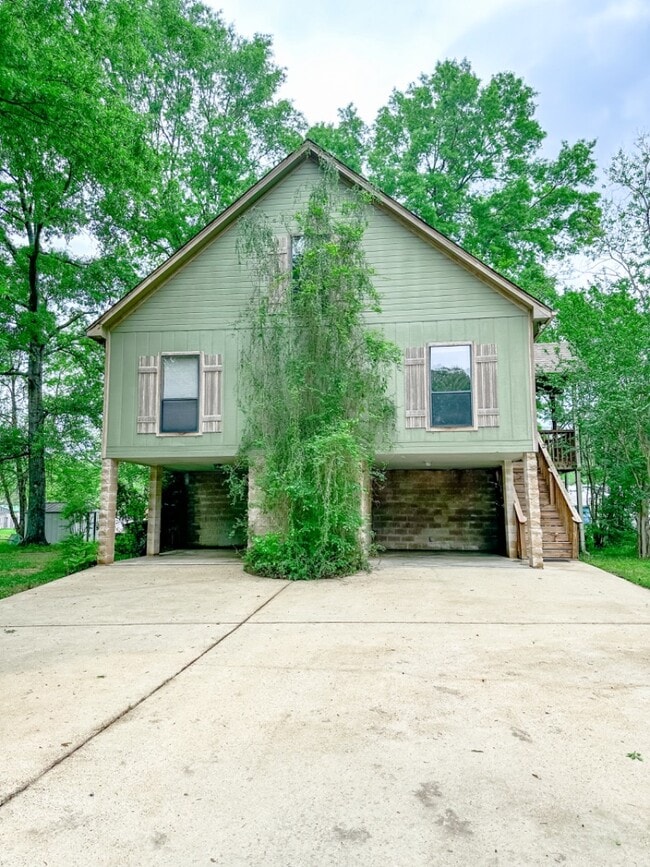 Building Photo - 652 Humphries Cove Rd