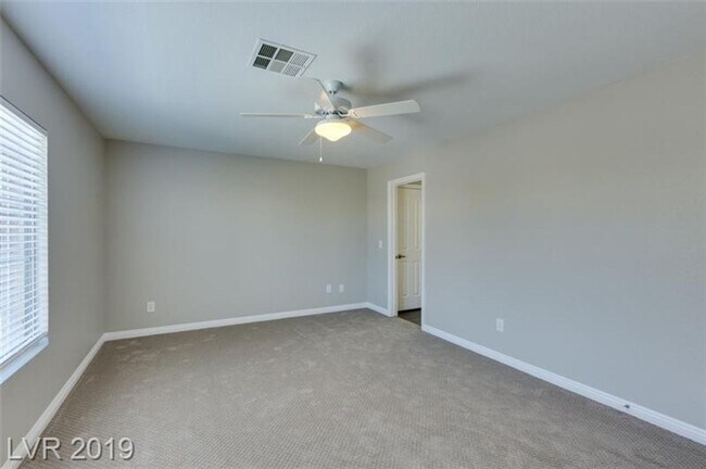 Building Photo - Charming 3-Bedroom Henderson Townhome