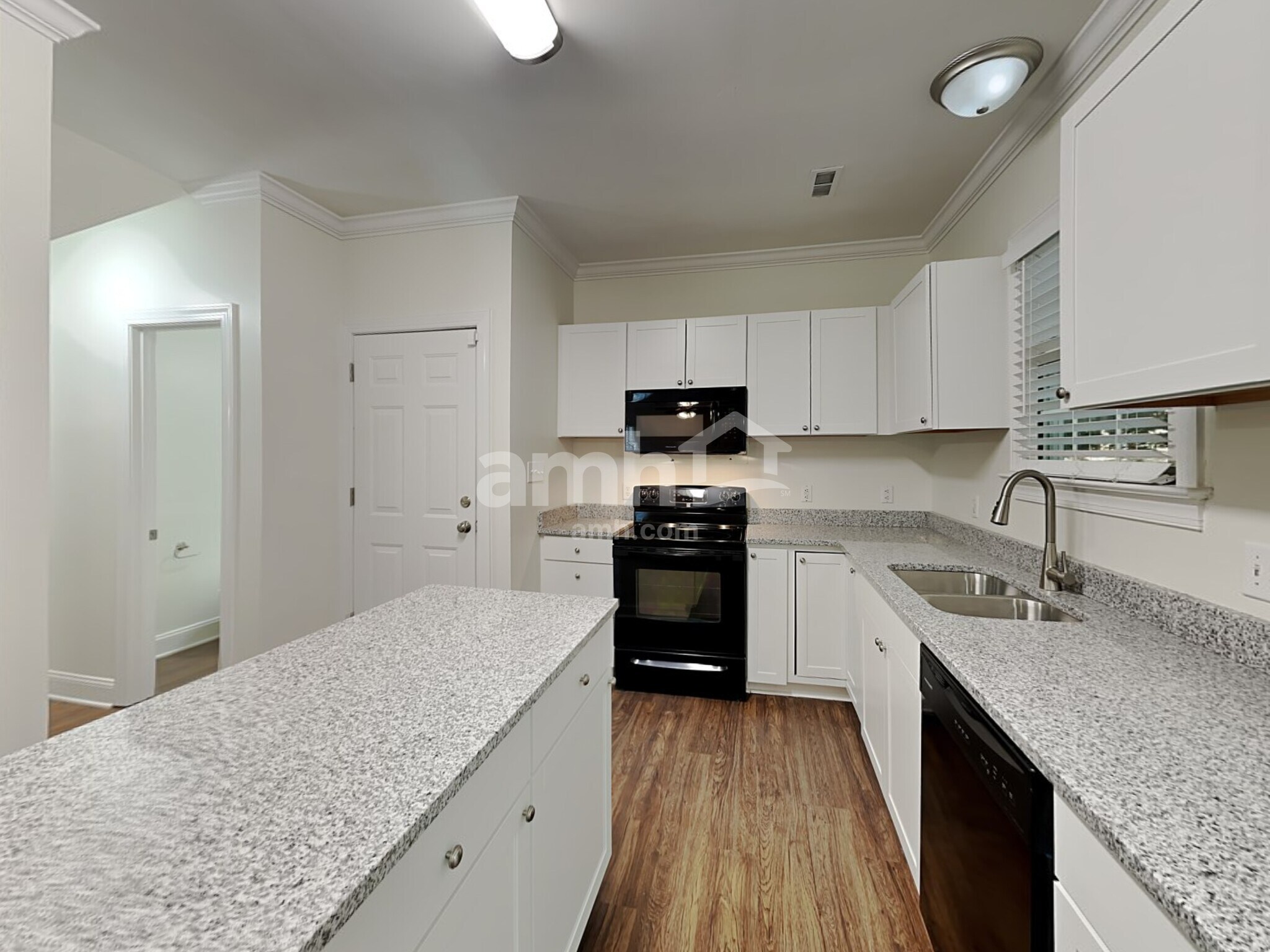 Building Photo - 7809 Hollow Oaks Ln