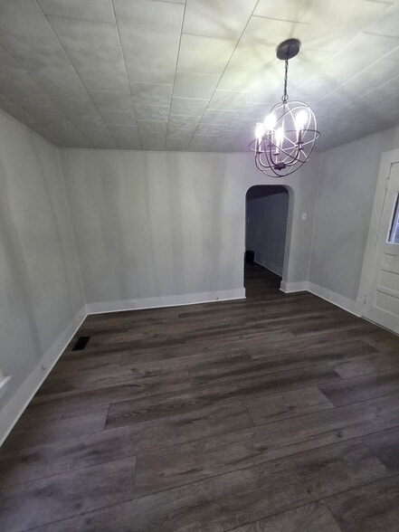 Building Photo - 1008 Kenilworth Ave