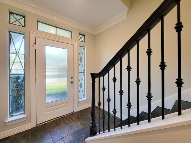 Building Photo - 2416 La Branch St