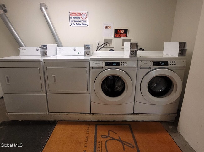 Building Photo - 68 Morris St