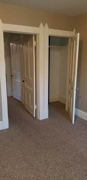 Bedroom/Closet - 24 E Main St
