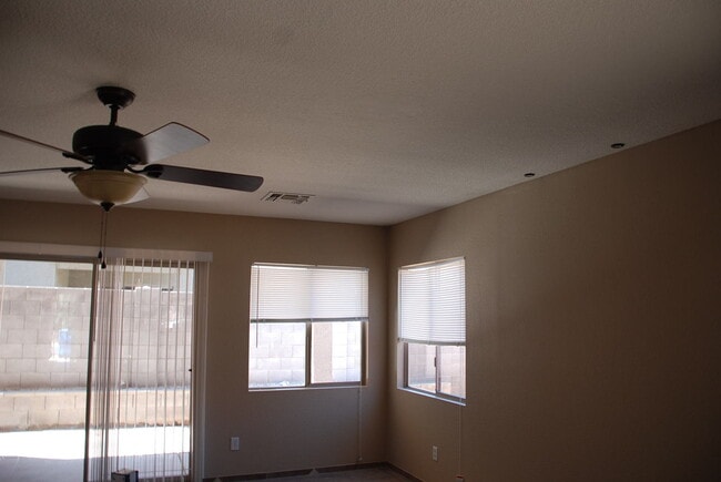 Building Photo - Beautiful Tolleson Home
