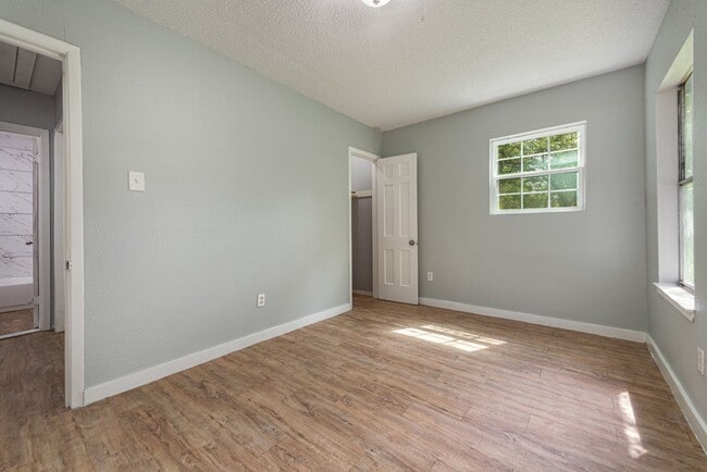 Building Photo - Affordable 3BD/2BA single-family unit!