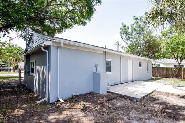 Building Photo - 5224 Puritan Ave