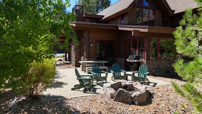 Building Photo - 10116 Sagebrush Ct