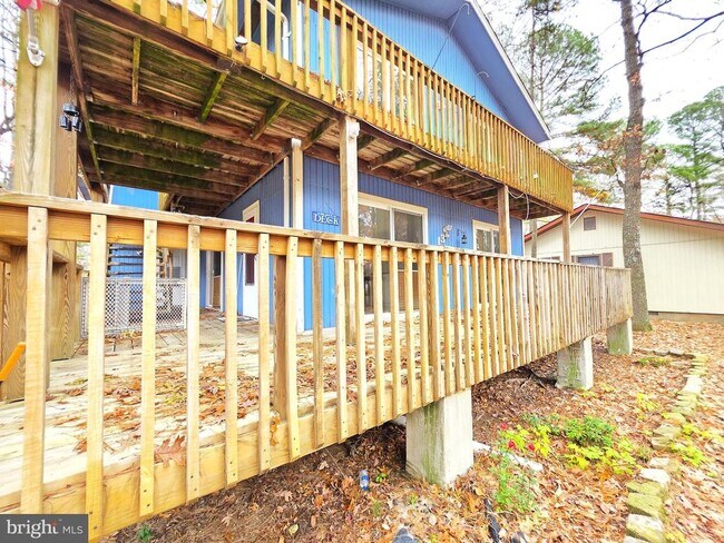 Building Photo - 13 Sailors Way