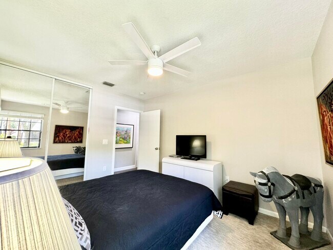 Building Photo - 5135 Floria Dr