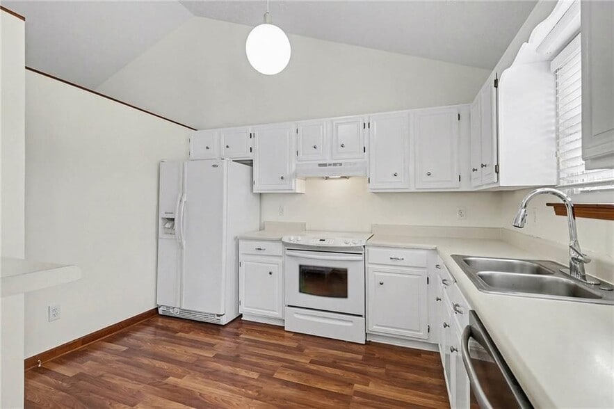 Building Photo - 2752 Inverloch Cir