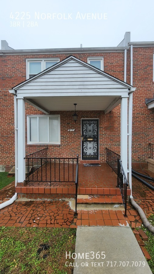 Primary Photo - Renovated Three Bedroom is West Forest Park