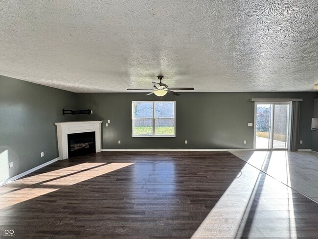 Building Photo - 3658 Pickwick Cir