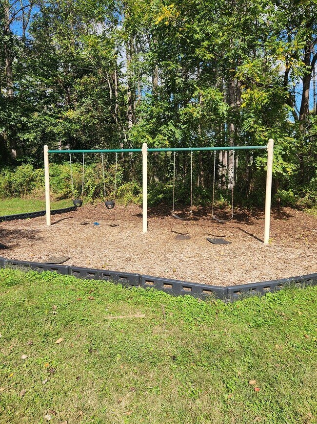 Building Photo - 3 Bedroom 2.5 Bath home with an Albemarle ...